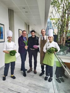 Veggie Slow Food Paul Ivic (m.) war der Stargast der 3. Slow Food Werkstatt in Villach.